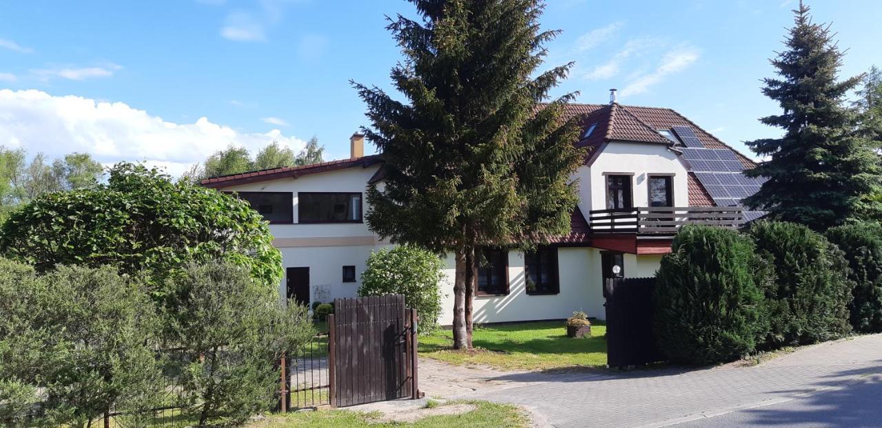 Marka Pokoje Goscinne Миелно Екстериор снимка