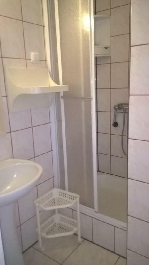 Marka Pokoje Goscinne Миелно Екстериор снимка